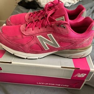 New Balance 990v4 Pink Ribbon